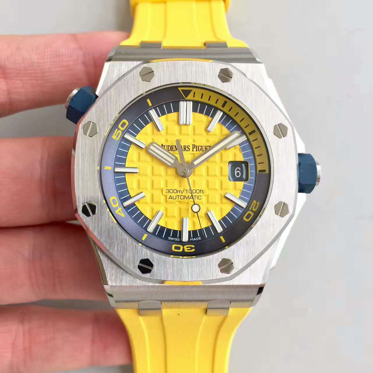 AP愛彼 15710彩色系列 皇家橡樹離岸型系列機械男錶 黄色