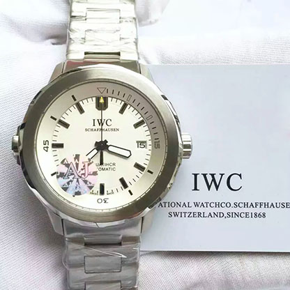 3A萬國 IWC 最具影響力的海洋系列 專柜39500 搭載原裝進口9015機芯 316精鋼錶鏈