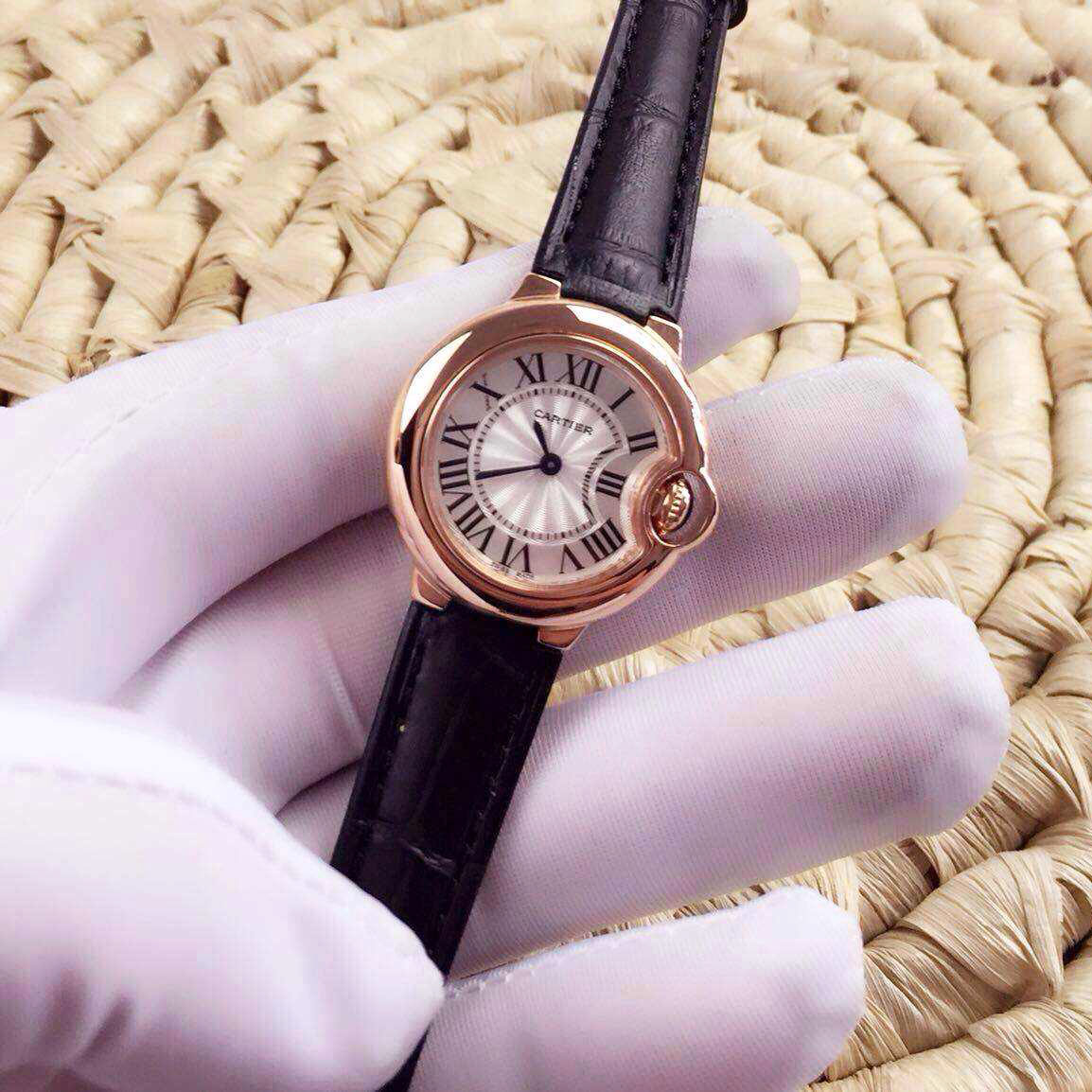 3A卡地亞 Cartier 藍汽球系列小號搭載瑞士石英機芯 牛皮帶配針扣 28.5mm